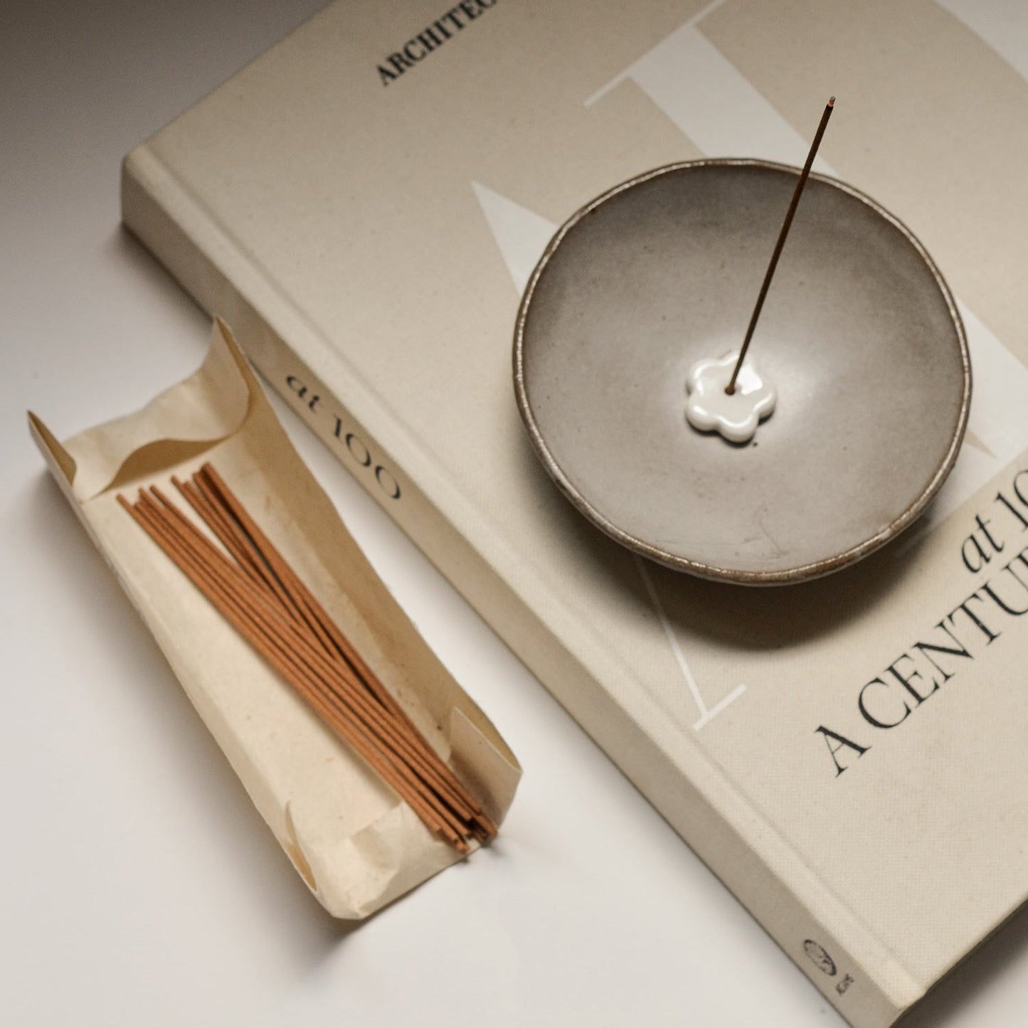 Palo Santo Incense Stick Set – 30 Sticks with Ceramic Holder