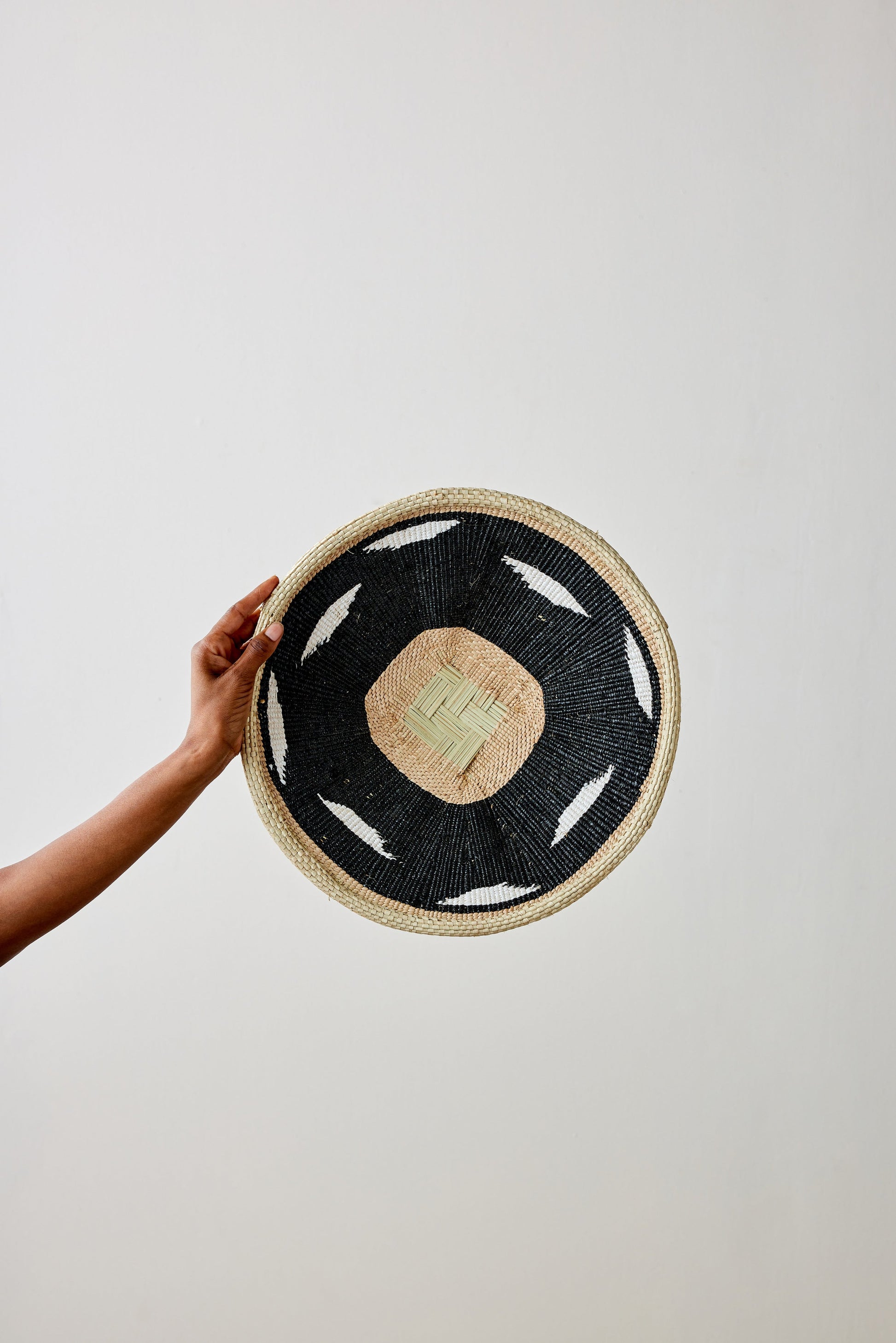 Nolyia Black Flat Basket - The Leafy Branch