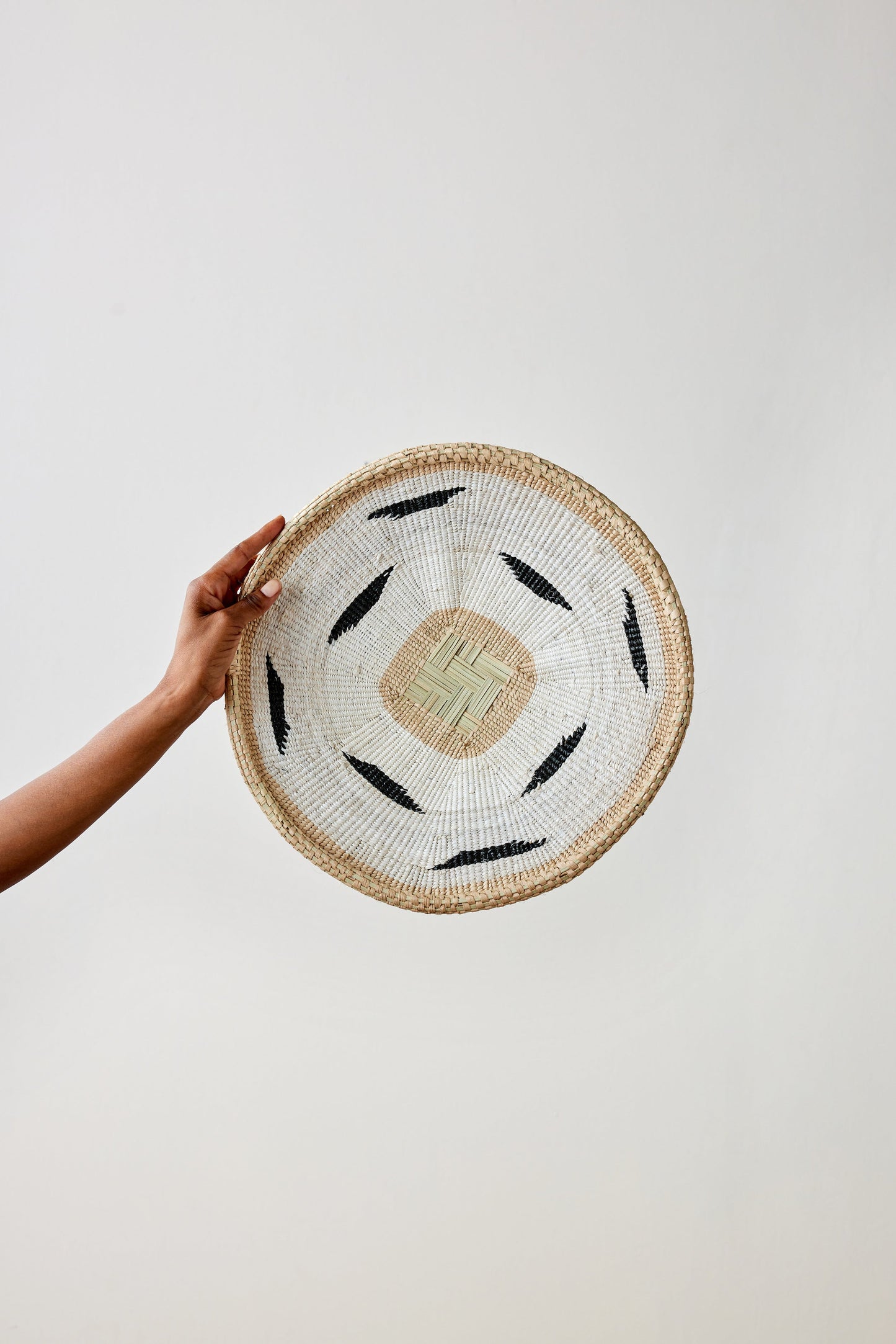 Nolyia White Flat Basket - The Leafy Branch