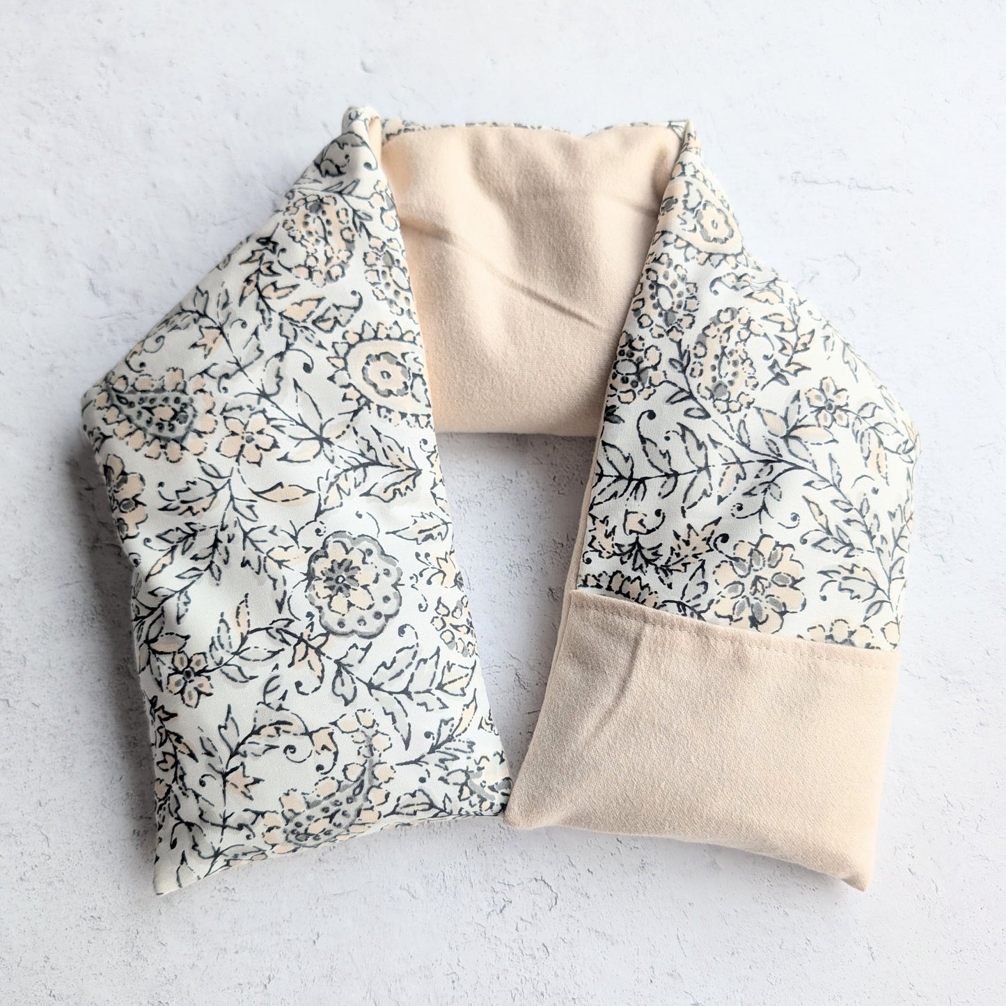 Weighted Neck Wrap - White Paisley
