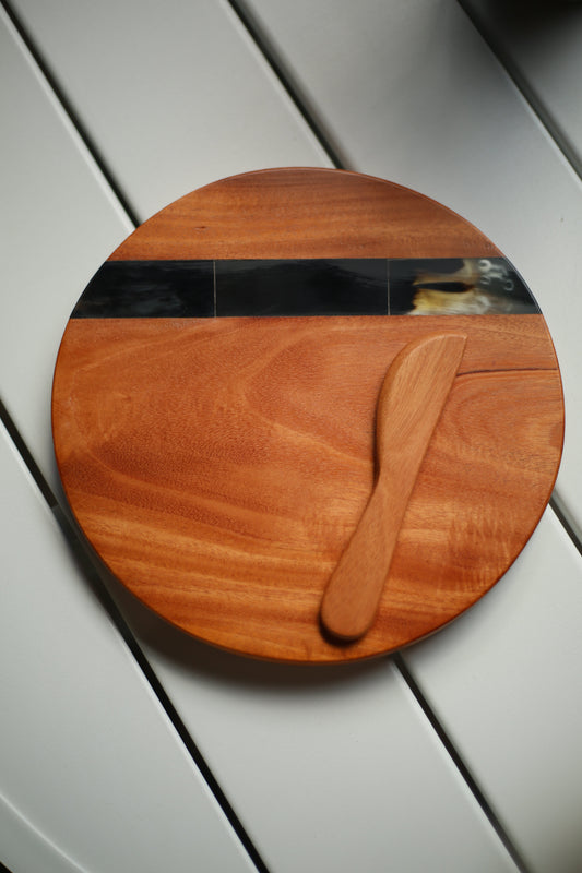 Round Cheese Board with Spreader - The Leafy Branch